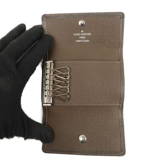 Auth Louis Vuitton Taiga Leather Multicles 6 Key Case Gris - Picture 8 of 14